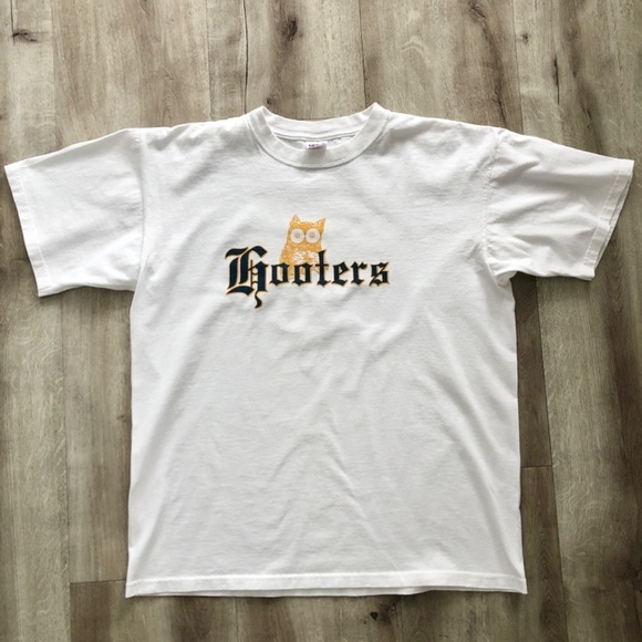Hooters, Vintage T shirt, West Edmonton Mall, Mens Size Large, Good Condition - Picture 3 of 8